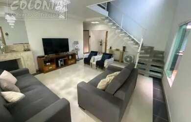 Imagem: A casa possui 3 Dormitórios, 5 Banheiros, 5 Vagas na garagem