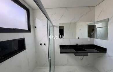 Imagem 12: Sobrado com 4 quartos sendo 3 suítes disponível para a venda no bairro...