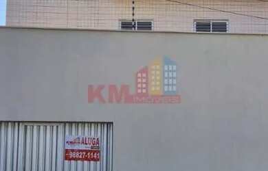 Imagem: A casa possui 3 Dormitórios, 1 Banheiro, 3 Vagas na garagem