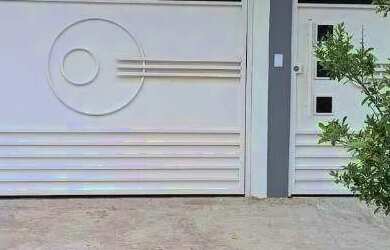 Imagem: A casa possui 5 Dormitórios, 3 Banheiros, 1 Vaga na garagem