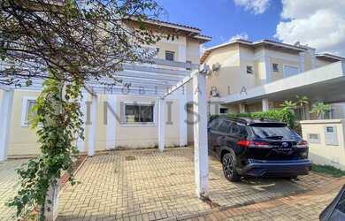 Imagem: A casa em condomínio possui 3 Dormitórios, 3 Banheiros, 2