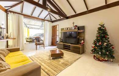 Imagem 2: Residencial Recanto dos Pássaros SHA Conj. 05 4 Quartos 8 Vagas