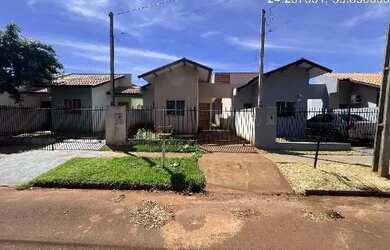 Imagem: A casa possui 2 Dormitórios, 1 Banheiro, 1 Vaga na garagem