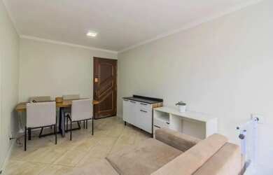 Imagem: O apartamento possui 2 Dormitórios, 1 Banheiro, 1 Vaga na garagem