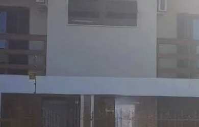 Imagem: A casa possui 4 Dormitórios, 3 Banheiros, 2 Vagas na garagem