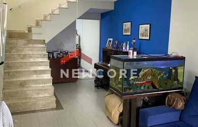 Imagem: A casa possui 3 Dormitórios, 4 Banheiros, 2 Vagas na garagem