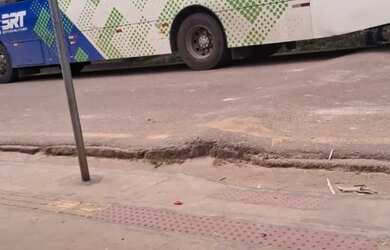 Imagem: A casa possui 3 Dormitórios, 2 Banheiros e 2 Vagas na garagem