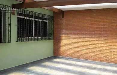 Imagem: A casa possui 4 Dormitórios, 1 Banheiro, 2 Vagas na garagem