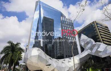 Imagem: O depósito possui 5 Vagas na garagem, 701m² de Área e está