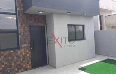 Imagem: A casa possui 3 Dormitórios, 1 Banheiro, 2 Vagas na garagem