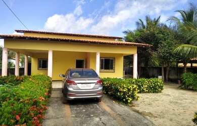 Imagem: A casa possui 3 Dormitórios, 3 Banheiros, 5 Vagas na garagem