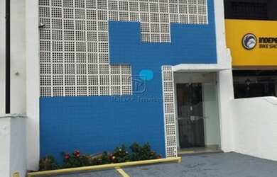 Imagem: O depósito possui 2 Vagas na garagem e 132m² de Área e está