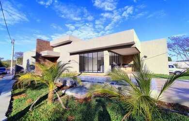 Imagem: A casa em condomínio possui 4 Dormitórios, 4 Banheiros, 4