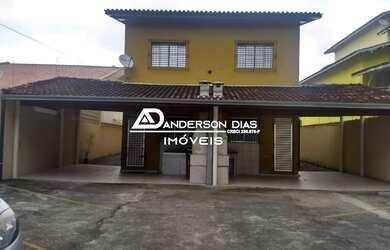 Imagem: A casa possui 3 Dormitórios, 2 Banheiros, 1 Vaga na garagem