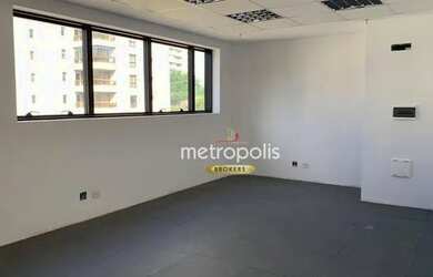 Imagem: O depósito possui 1 Vaga na garagem, 32m² de Área e está