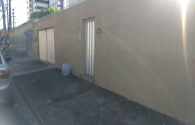 Imagem: A casa possui 1 Dormitório, 2 Banheiros, 160m² de Área e