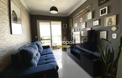 Imagem: O apartamento possui 3 Dormitórios, 1 Banheiro, 1 Vaga na garagem