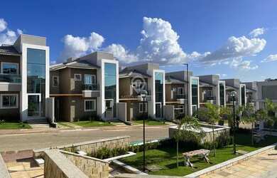 Imagem: A casa possui 4 Dormitórios, 4 Banheiros, 2 Vagas na garagem