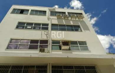 Imagem: O depósito possui 1 Vaga na garagem, 117m² de Área e está