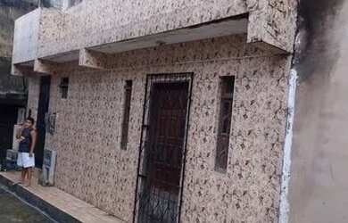 Imagem: A casa possui 2 Dormitórios, 1 Banheiro e está localizado