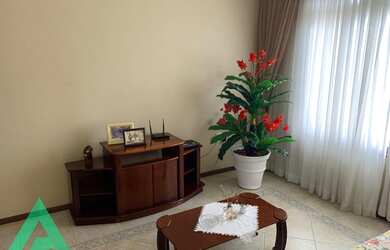 Imagem: A casa à venda possui 4 Dormitórios, 3 Banheiros, 2 Vagas