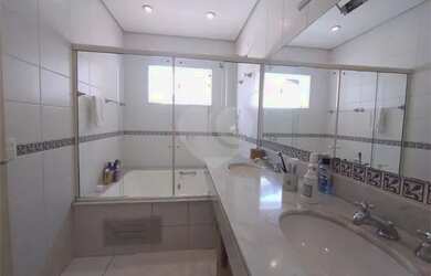 Imagem 12: CASA COM PISCINA. Piscina, Churrasqueira, Guarda roupae402m² de Área