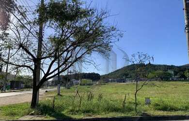 Imagem: O terreno possui 489m² de Área e está localizado em Hípica