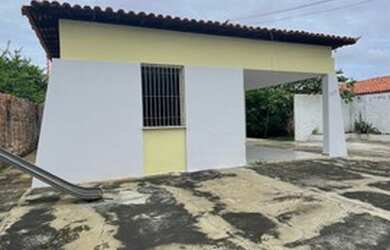 Imagem: A casa possui 3 Dormitórios, 3 Banheiros, 3 Vagas na garagem