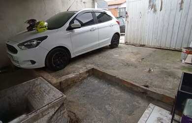 Imagem: A casa à venda possui 3 Dormitórios, 1 Banheiro e 2 Vagas