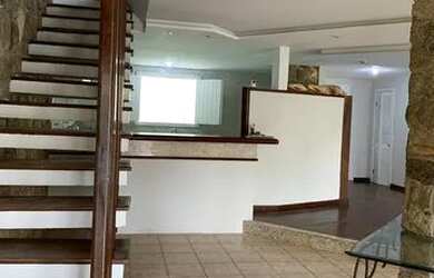 Imagem: A casa possui 3 Dormitórios, 4 Banheiros, 3 Vagas na garagem