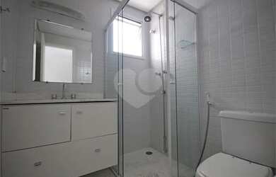 Imagem 15: Alto de Pinheiros. Piscina, Churrasqueira, Ar-condicionadoeLareira