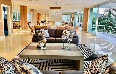 Imagem: A casa em condomínio possui 5 Dormitórios, 5 Banheiros, 5