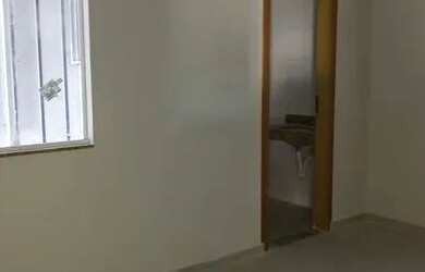 Imagem: A casa possui 2 Dormitórios, 2 Banheiros, 1 Vaga na garagem