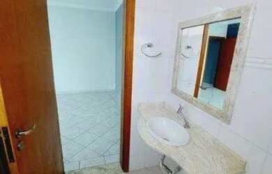 Imagem: A casa possui 3 Dormitórios, 4 Banheiros, 3 Vagas na garagem