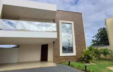 Imagem: A casa em condomínio possui 4 Dormitórios, 4 Banheiros, 4