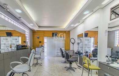 Imagem: O depósito possui 1 Vaga na garagem, 50m² de Área e está