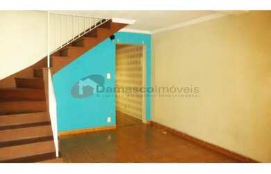 Imagem: A casa possui 2 Dormitórios, 1 Banheiro, 1 Vaga na garagem