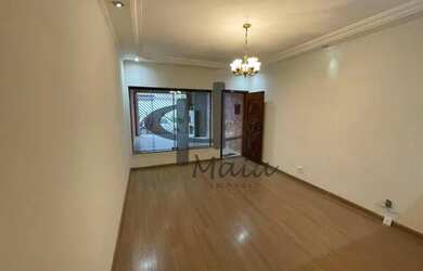 Imagem: A casa possui 3 Dormitórios, 1 Banheiro, 1 Vaga na garagem