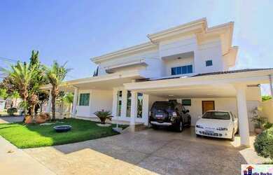 Imagem: A casa em condomínio possui 4 Dormitórios, 5 Banheiros, 4