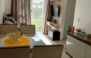 Imagem: O apartamento possui 2 Dormitórios, 1 Banheiro, 1 Vaga na garagem