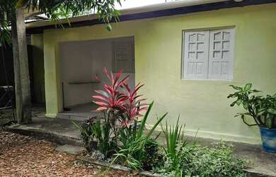 Imagem: A casa possui 2 Dormitórios, 1 Banheiro e está localizado