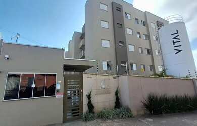 Imagem: O apartamento possui 2 Dormitórios, 1 Banheiro, 1 Vaga na garagem