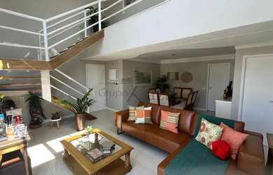 Imagem: O apartamento na cobertura possui 4 Dormitórios, 5 Banheiros