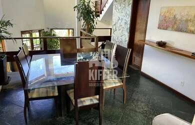 Imagem: A casa em condomínio possui 4 Dormitórios, 5 Banheiros, 2