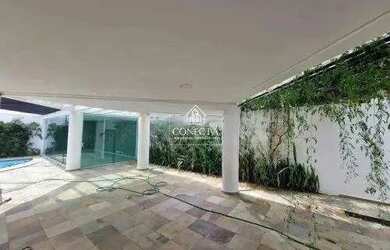 Imagem: A casa possui 3 Dormitórios, 3 Banheiros, 4 Vagas na garagem