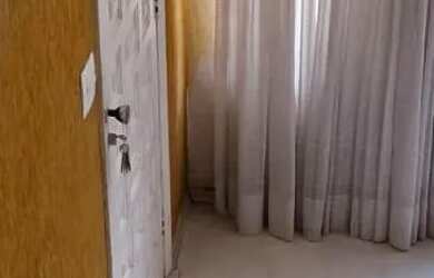 Imagem: O apartamento possui 4 Dormitórios, 1 Banheiro, 2 Vagas na