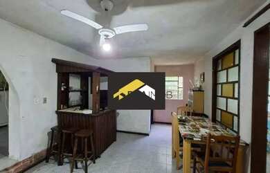 Imagem: A casa em condomínio possui 4 Dormitórios, 2 Banheiros, 3