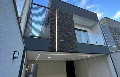 Imagem 3: Luxuoso sobrado com três suítes e piscina no Jardim Atlântico