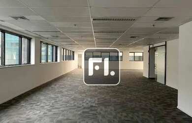 Imagem: O depósito possui 5 Vagas na garagem, 450m² de Área e está