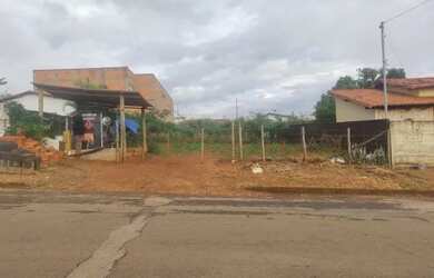 Imagem: O terreno possui 450m² de Área e está localizado em Coromandel